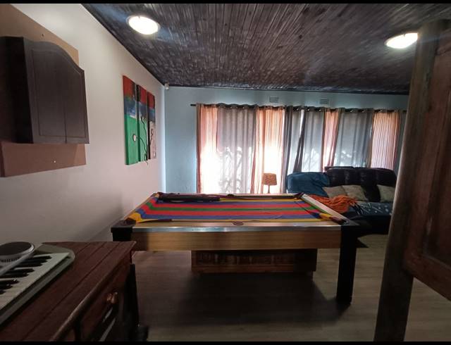 3 BEDROOM HOUSE TO LET IN FLORA GARDENS